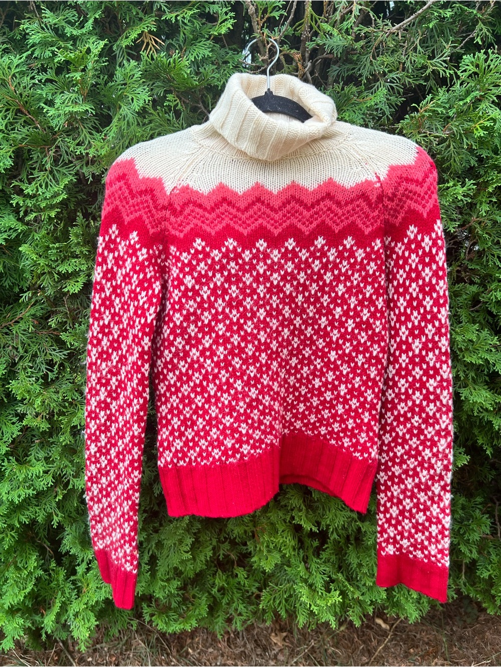 American Eagle Outfitters Red and Cream Fair Isle Turtleneck Sweater